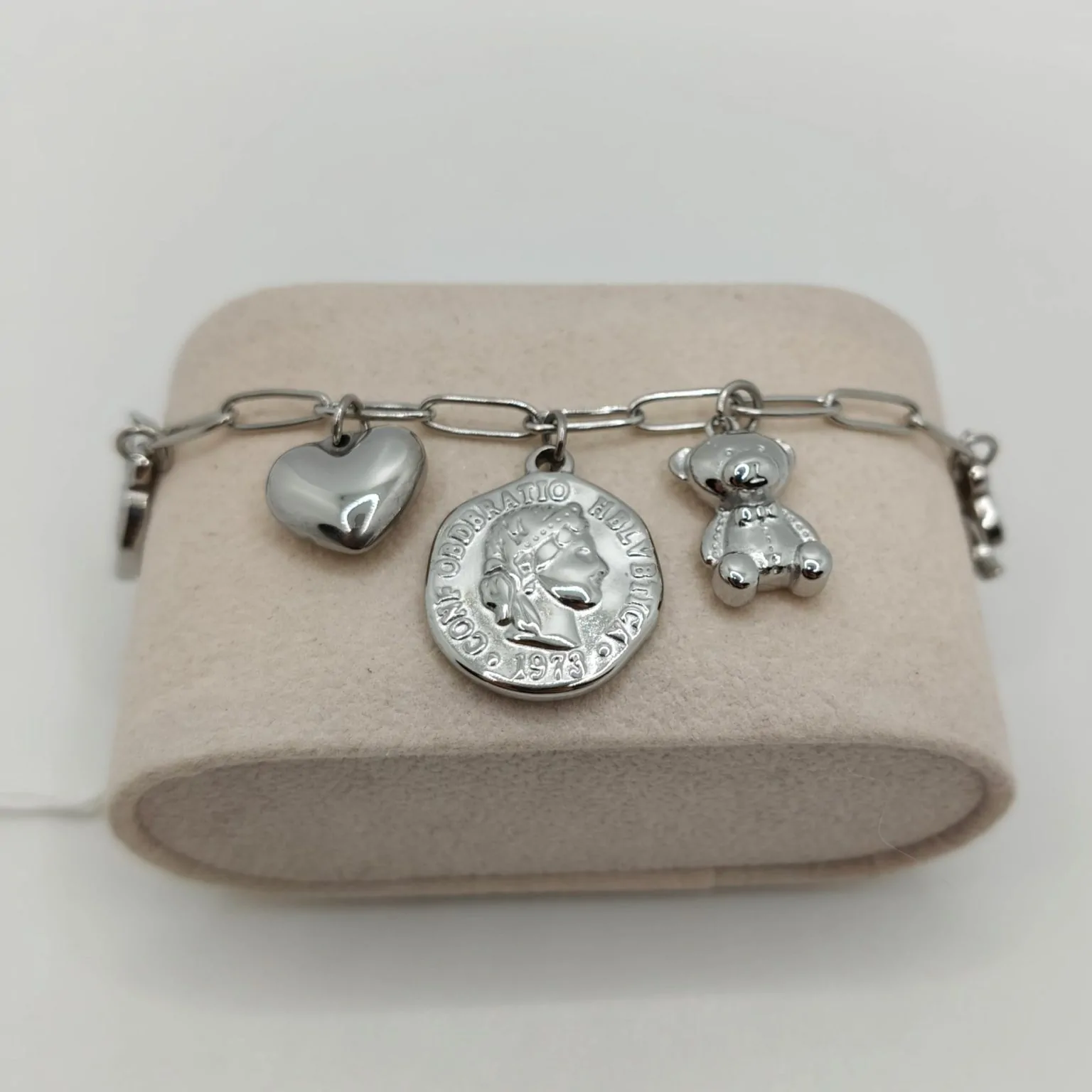 BRACCIALE URANIA CON CHARM IN ACCIAIO